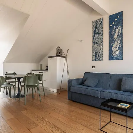 Easyhomes - Brera Luxury Apartment