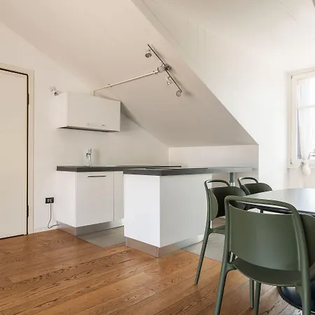 Easyhomes - Brera Luxury Apartment Milan