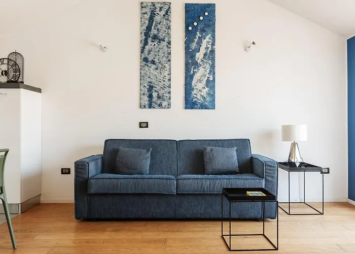 Easyhomes - Brera Luxury Apartament