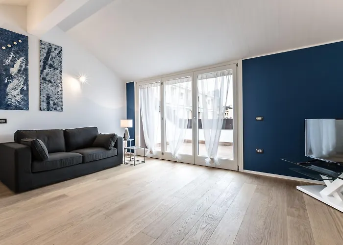 Easyhomes - Brera Luxury Apartament *