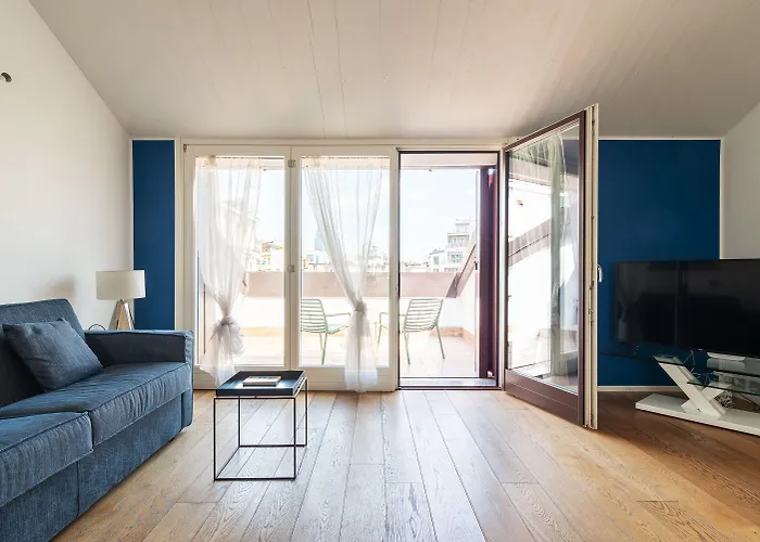 Easyhomes - Brera Luxury Apartament