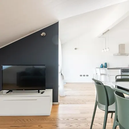 Easyhomes - Brera Luxury Διαμέρισμα *